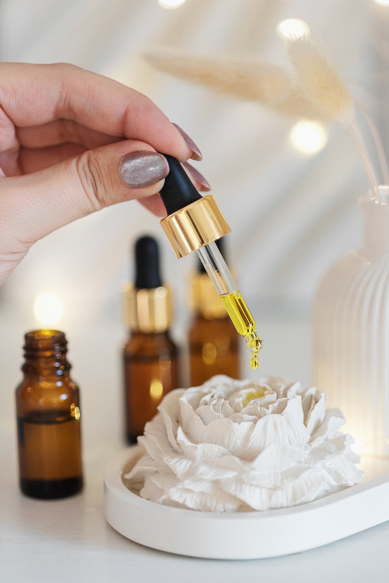 Gypsum Peony Blossom with scented oil bottle 10ml, Home Decor Element